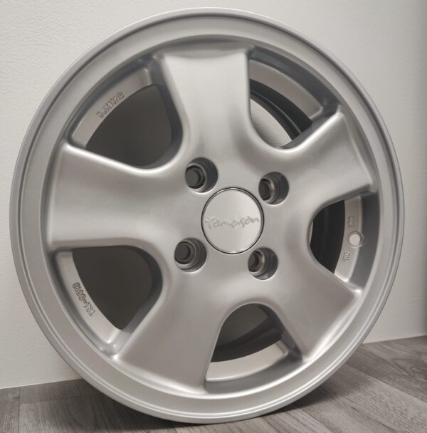 Tomason TR1 5,0×13″ 4×100 ET30 Silver