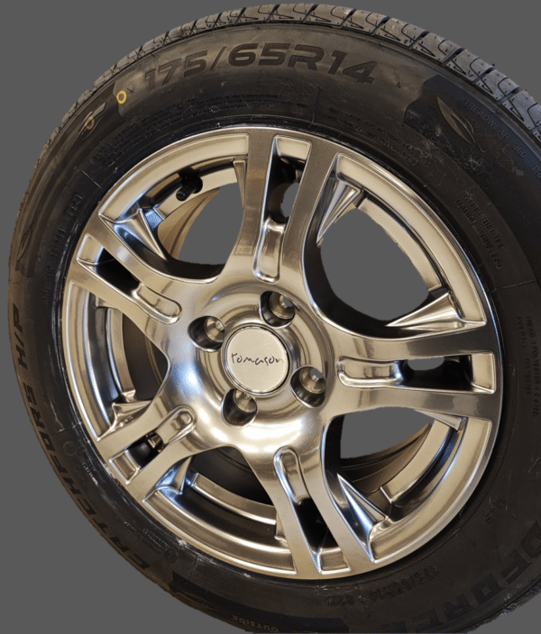 Tomason TR7 6,0×14″ 4×100 ET30 Hyper Black Polished