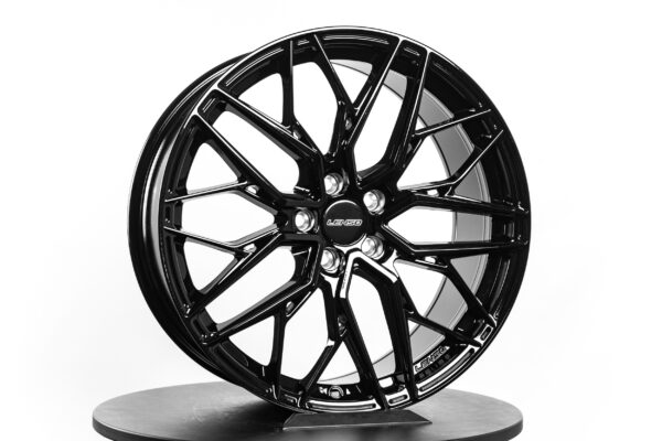 Lenso Jäger-Ventus  8,5×19″ 5×112 ET40 Ø66,6 Glossy black